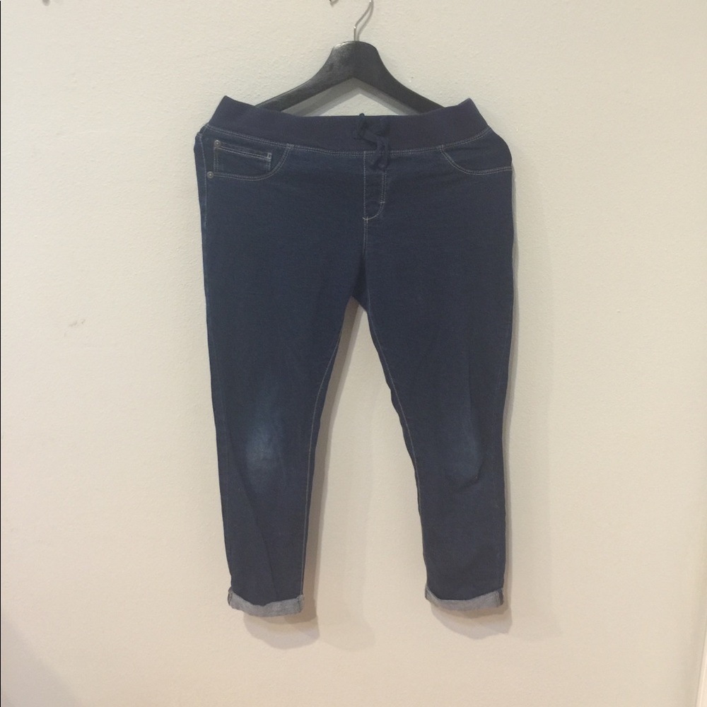 DARK BLUE JEANS!